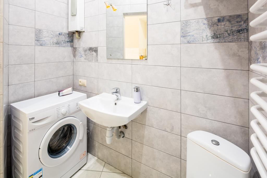 Avangard Studio Apartment Lviv Exteriör bild